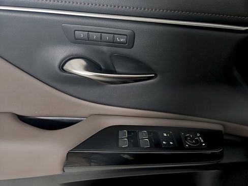 Used 2025 Lexus ES 350 w/ Premium Package image 14