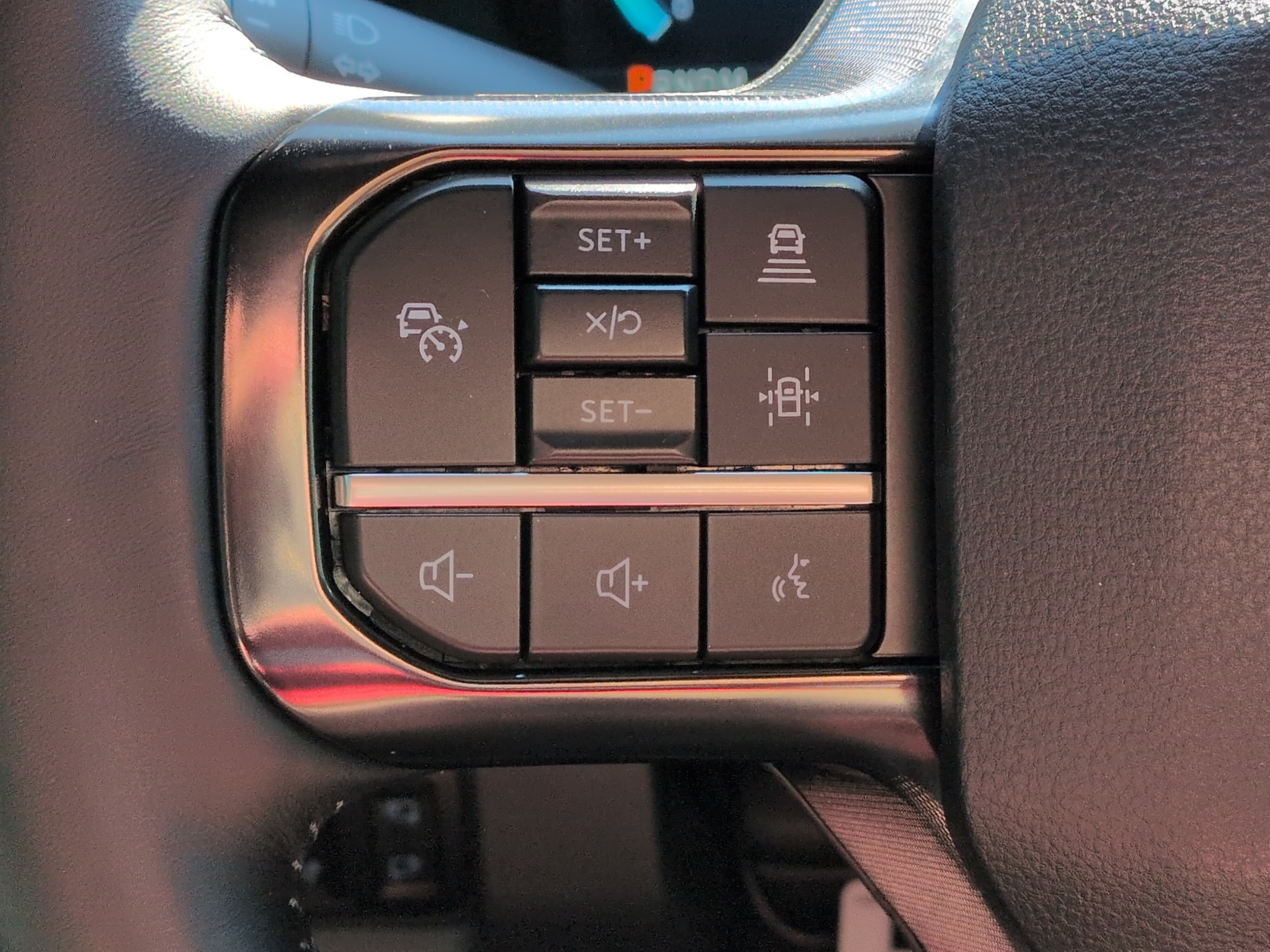 Used 2025 Ford F450 Platinum w/ FX4 Off-Road Package AWD/4WD image 24