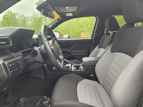 Used 2025 Toyota 4Runner TRD Off-Road AWD/4WD image 13