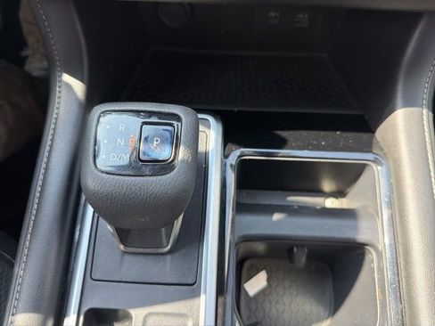 Used 2022 Nissan Pathfinder SV FWD image 34