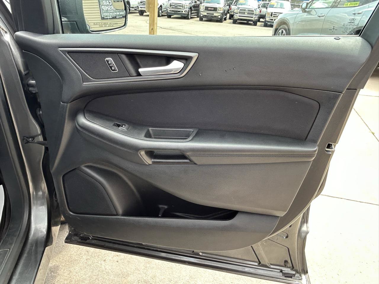 Used 2016 Ford Edge SE FWD image 16