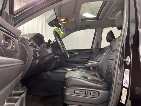 Used 2019 Honda Pilot Touring image 13