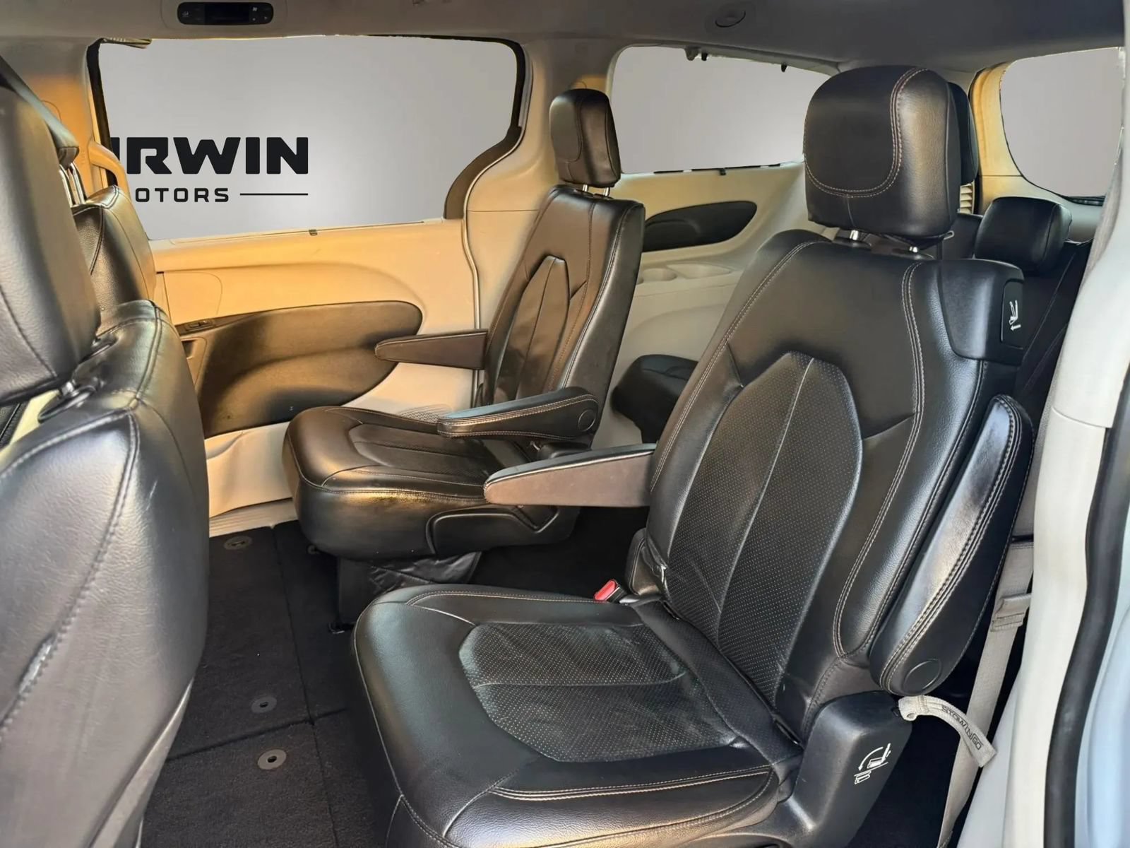 Used 2020 Chrysler Pacifica Touring-L FWD image 16