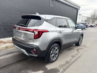 Used 2024 Kia Seltos LX video 2