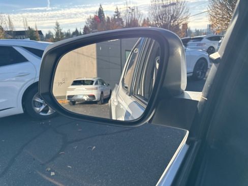 Used 2022 Toyota Tacoma TRD Off-Road image 36