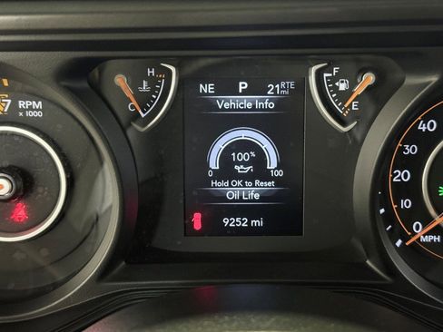 Certified 2024 Jeep Wrangler Willys image 40