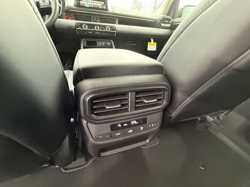 New 2025 Honda Pilot EX-L image 30