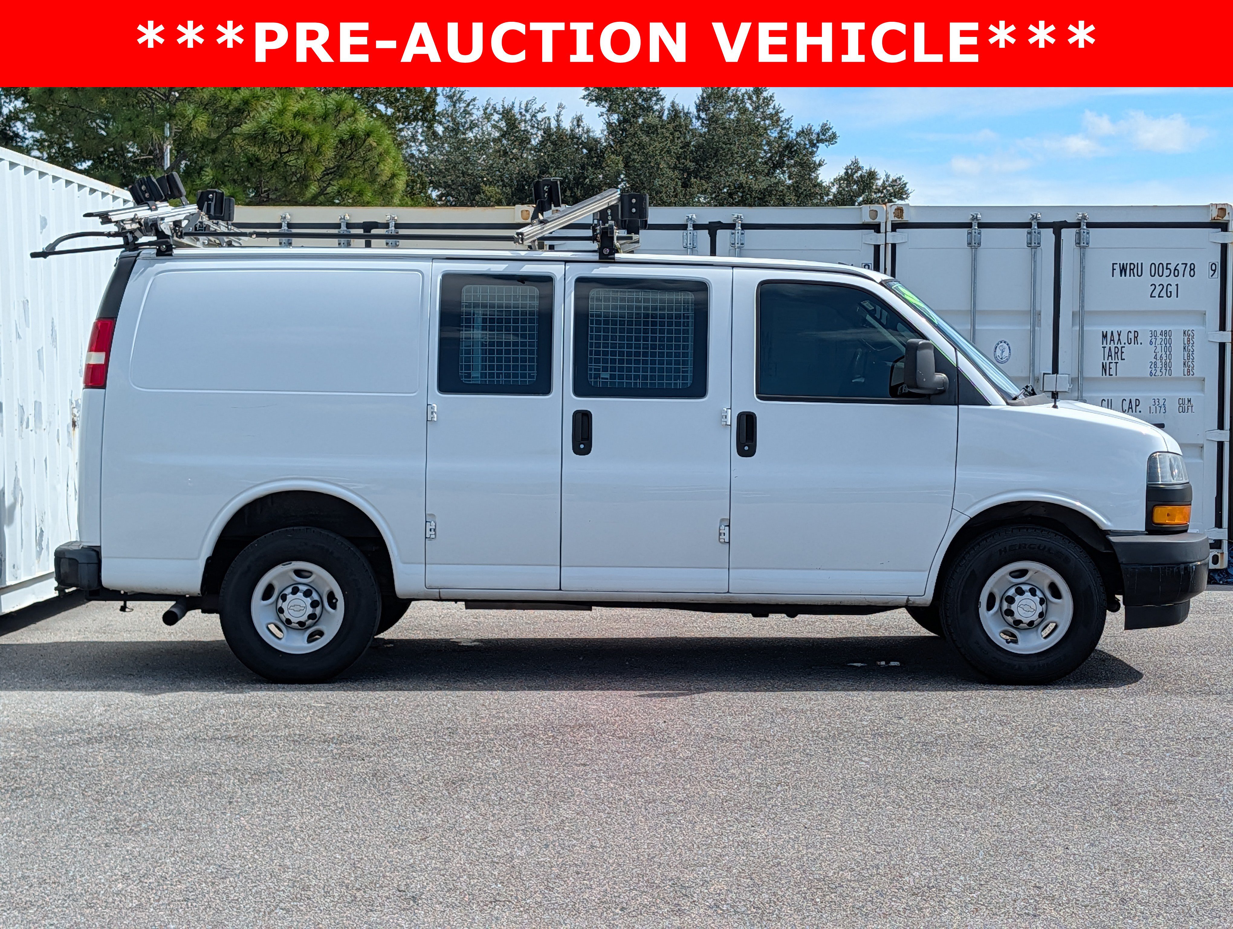 Used 2018 Chevrolet Express 2500 w/ Driver Convenience Package RWD image 1