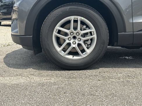 New 2026 Ford Explorer Active RWD image 9