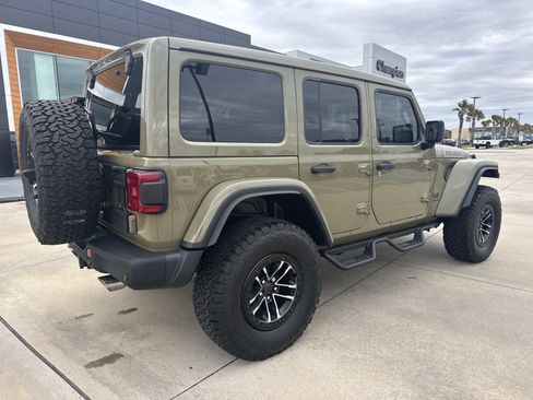 Used 2025 Jeep Wrangler Unlimited Rubicon image 7