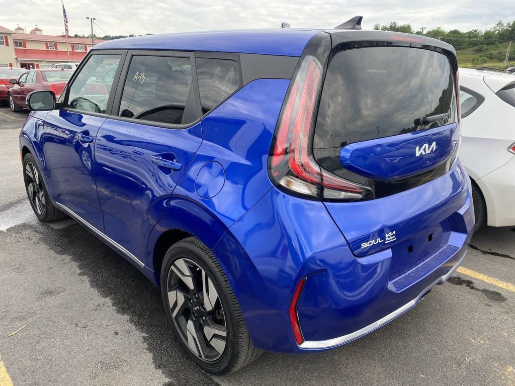 Used 2023 Kia Soul GT-Line FWD image 4
