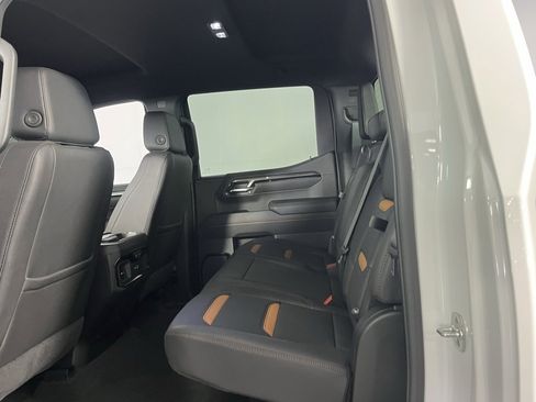 Used 2025 GMC Sierra 1500 AT4 image 29