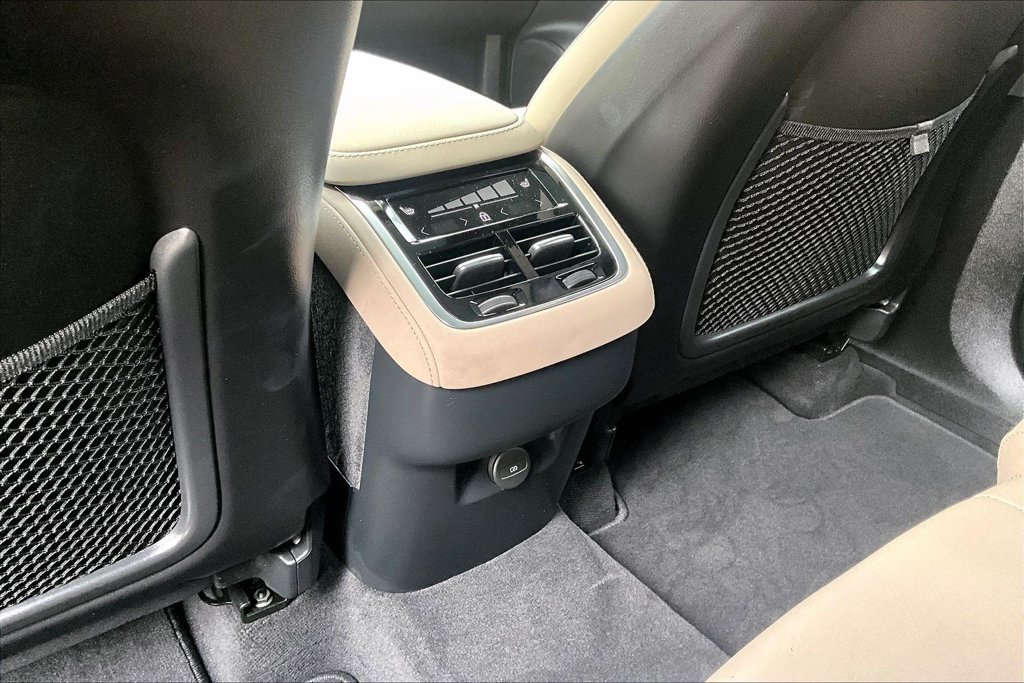 Used 2026 Volvo XC90 B6 Plus AWD/4WD image 31