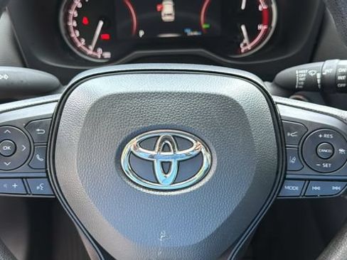 Used 2025 Toyota RAV4 XLE AWD/4WD image 11