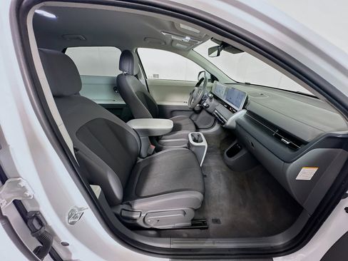 Used 2024 Hyundai Ioniq 5 SEL image 33