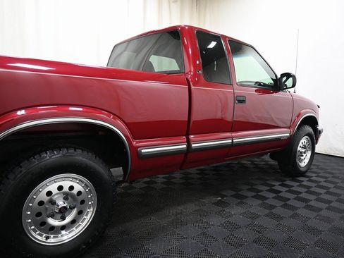 Used 2000 Chevrolet S10 Pickup LS w/ Preferred Equipment Group image 14