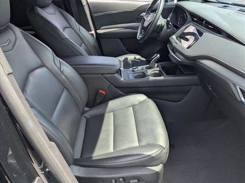 Used 2023 Cadillac XT4 Premium Luxury FWD image 20