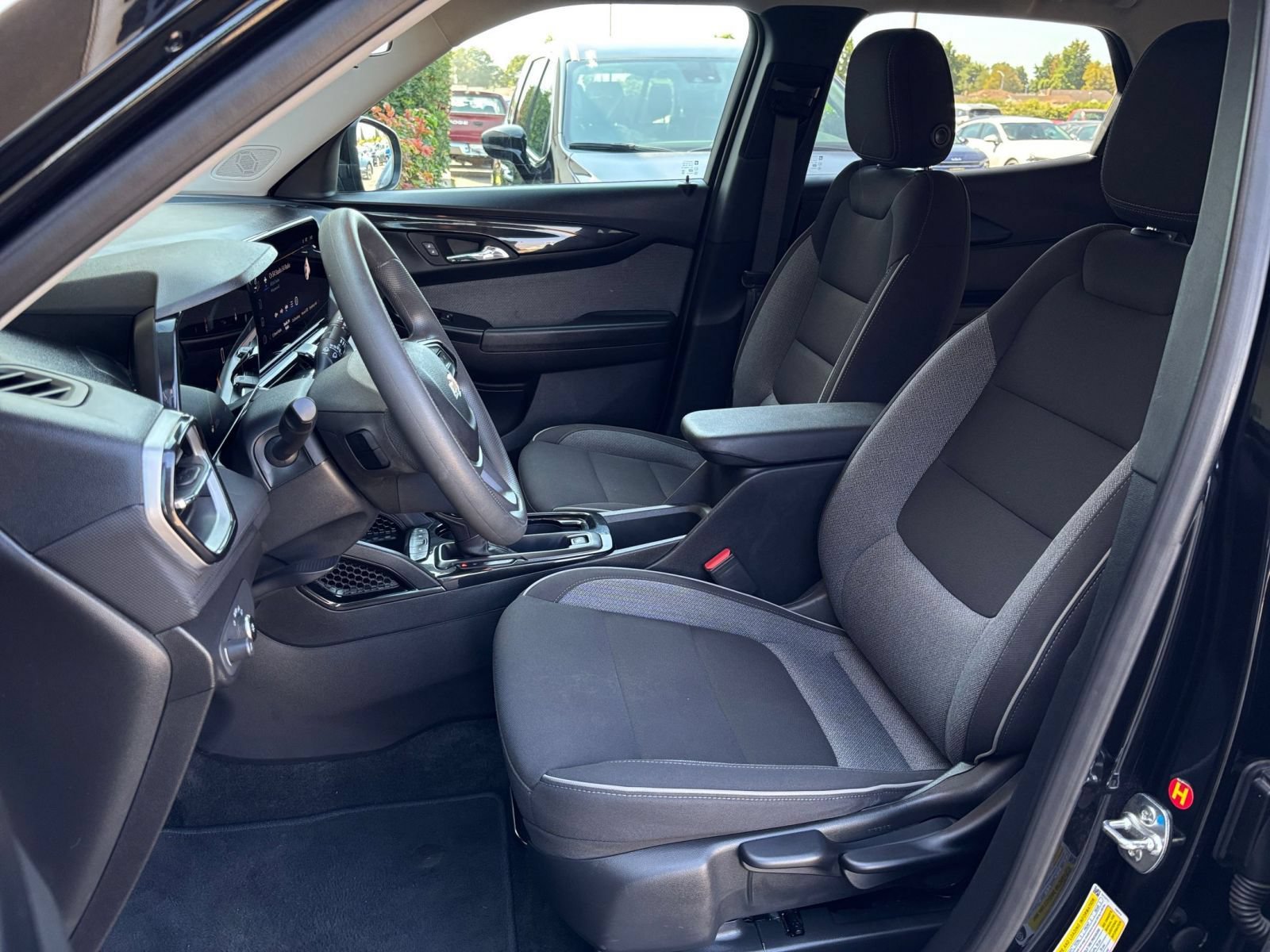 Used 2025 Chevrolet TrailBlazer LT FWD image 64
