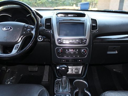 Used 2014 Kia Sorento SX w/ 3rd Row Package AWD/4WD image 14