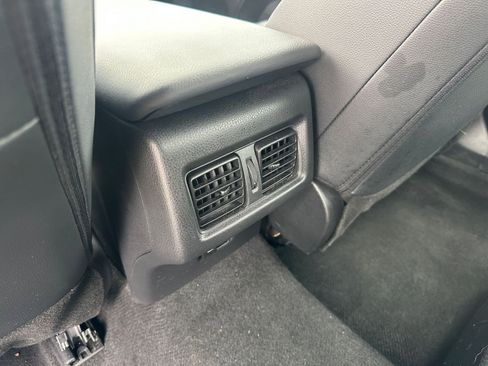 Used 2025 Toyota Camry SE image 23