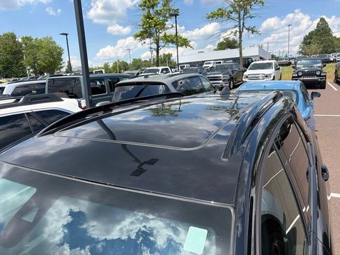 Used 2024 Chevrolet Equinox RS w/ LPO, Floor Liner Package AWD/4WD image 6