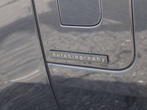 Used 2024 Land Rover Range Rover Autobiography image 13