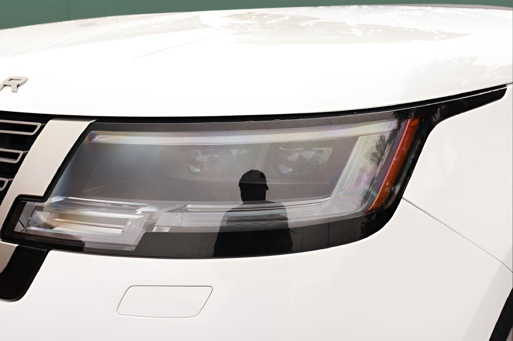 Used 2023 Land Rover Range Rover SE AWD/4WD image 16