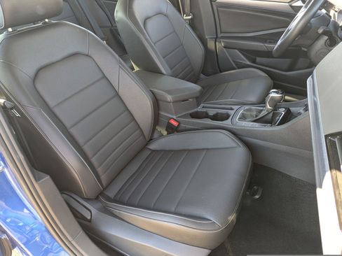 Used 2024 Volkswagen Jetta SE image 11