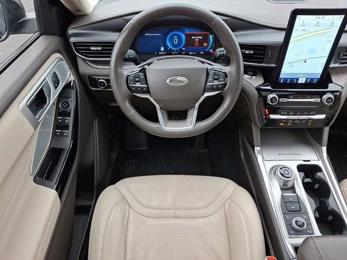 Certified 2023 Ford Explorer Platinum w/ Technology Package image 13
