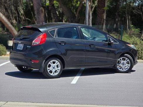 Used 2014 Ford Fiesta SE w/ Exterior Protection Package FWD image 7