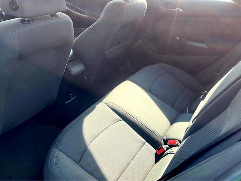 Used 2018 Chevrolet Cruze LT w/ Sun And Sound Package image 16