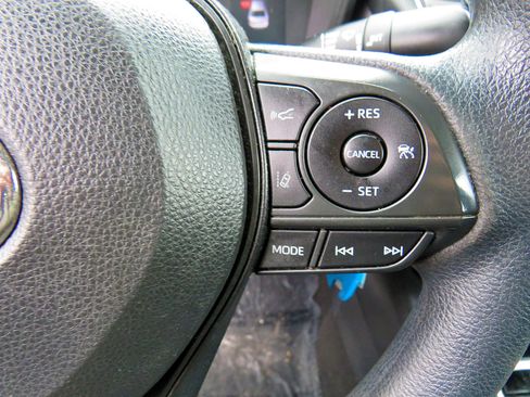 Used 2021 Toyota Corolla LE w/ Carpet Mat Package (TMS) image 25