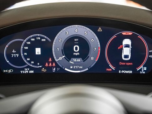 Certified 2025 Porsche Panamera 4S image 18