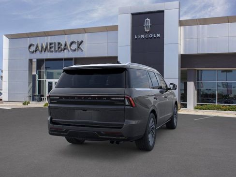 New 2025 Lincoln Navigator Reserve image 8