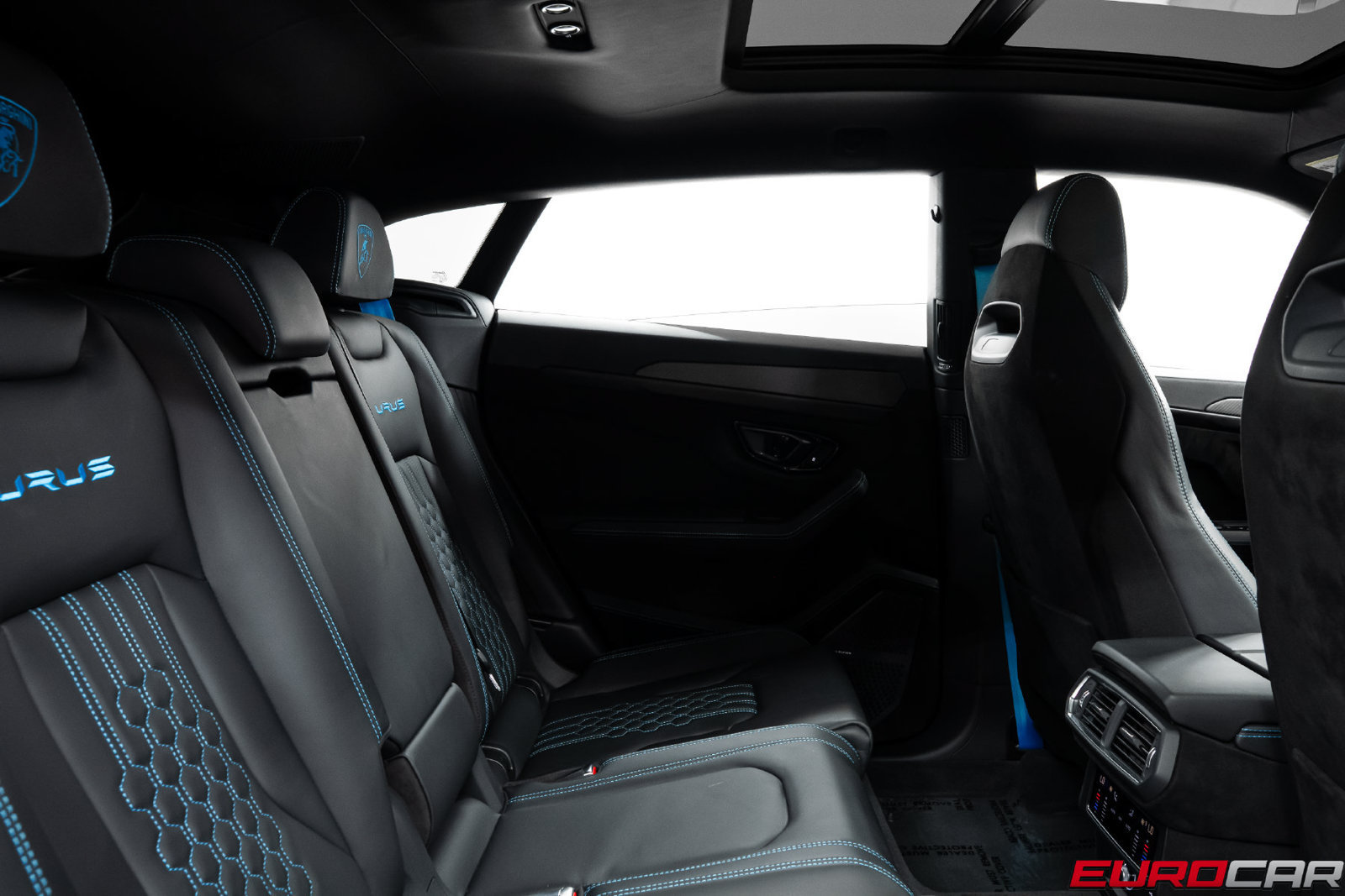 Used 2024 Lamborghini Urus Performante AWD/4WD image 45