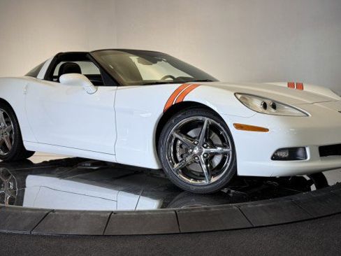 Used 2011 Chevrolet Corvette Coupe w/ Preferred Equipment Group RWD image 16