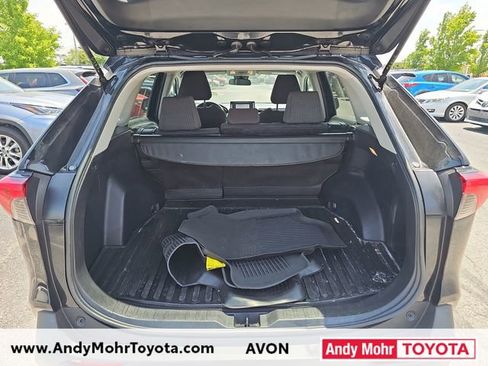 Used 2021 Toyota RAV4 LE AWD/4WD image 12