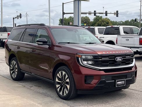 New 2027 Ford Expedition Platinum w/ Driver's Package AWD/4WD image 7