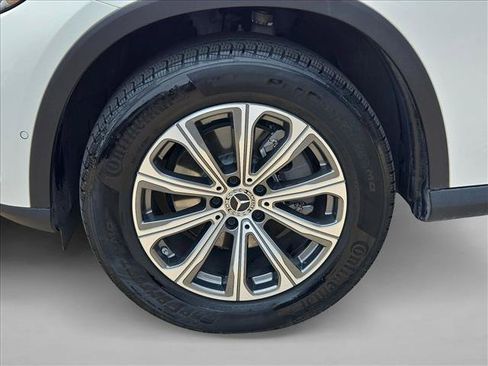 Used 2024 Mercedes-Benz GLC 300 image 19
