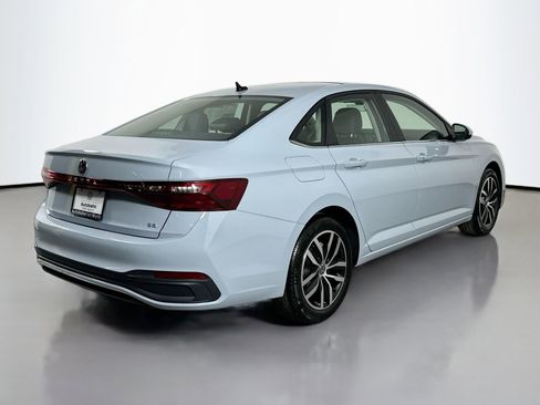 New 2025 Volkswagen Jetta SE image 4