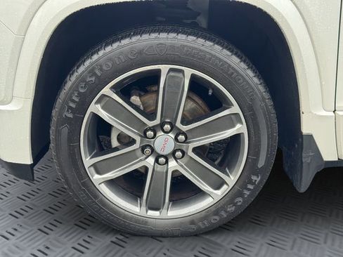 Used 2017 GMC Acadia Denali w/ Technology Package AWD/4WD image 28