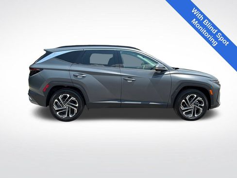 Used 2025 Hyundai Tucson Limited AWD/4WD image 2
