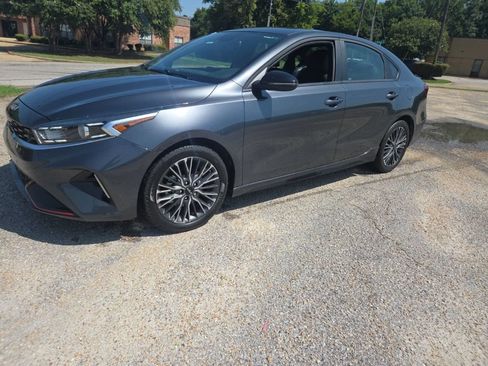 Used 2024 Kia Forte GT-Line w/ GT-Line Premium Package FWD image 4