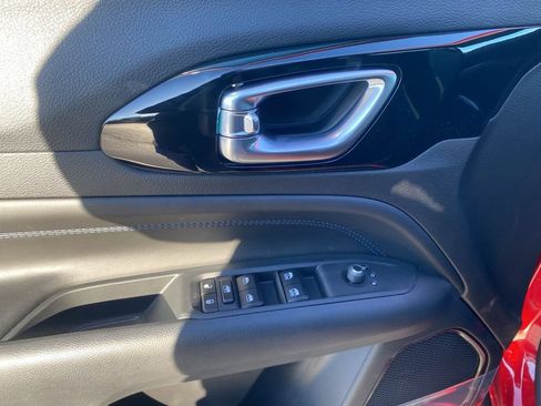 New 2026 Jeep Compass Latitude image 17