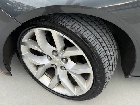 Used 2019 Chevrolet Impala Premier FWD image 2