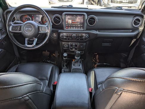 Used 2020 Jeep Wrangler Unlimited Sahara AWD/4WD image 30