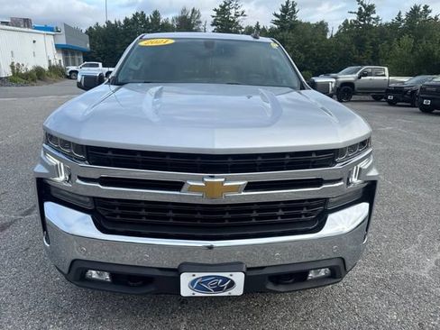 Used 2021 Chevrolet Silverado 1500 LT w/ Convenience Package II AWD/4WD image 2