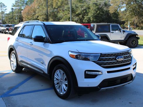 Used 2021 Ford Explorer King Ranch w/ Premium Technology Package image 6