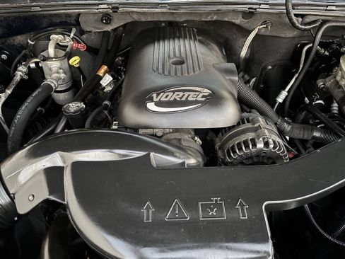 Used 2006 Chevrolet Avalanche Z66 w/ Preferred Equipment Group RWD image 16
