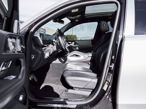 Used 2021 Mercedes-Benz Maybach GLS 600 4MATIC image 25